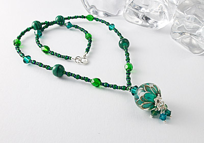 Green Dahlia Necklace