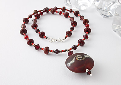 Lampwork Necklace "Rose Red"