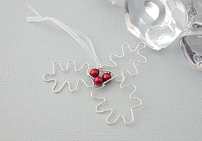 Holly Christmas Tree Wire Decoration