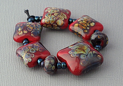 Lampwork Pillow Beads in Red Lampwork Pillow Beads in Red