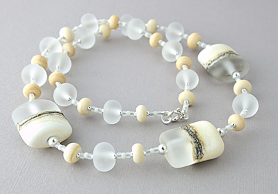 Lampwork Necklace "Ivory"