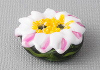 Daisy Lampwork Button alternative view 1