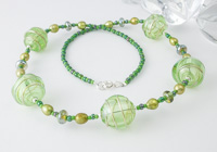 Green Hollow Bead Necklace alternative view 1