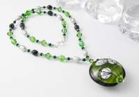 Green Flower Necklace alternative view 1